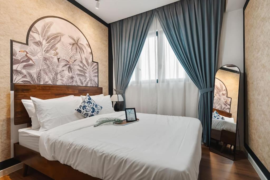 IndoChina 3BR MVertica near MRT by RumaBnB