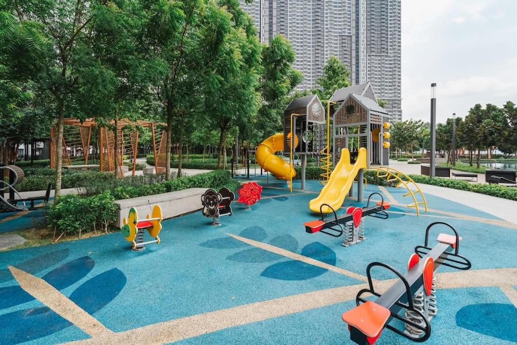 IndoChina 3BR MVertica near MRT by RumaBnB
