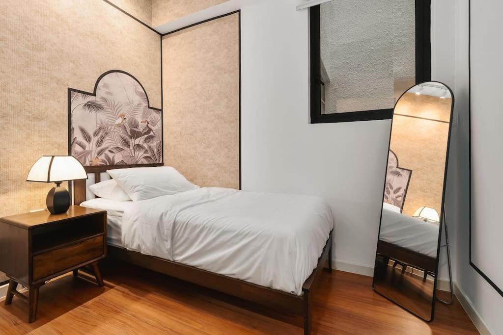 IndoChina 3BR MVertica near MRT by RumaBnB