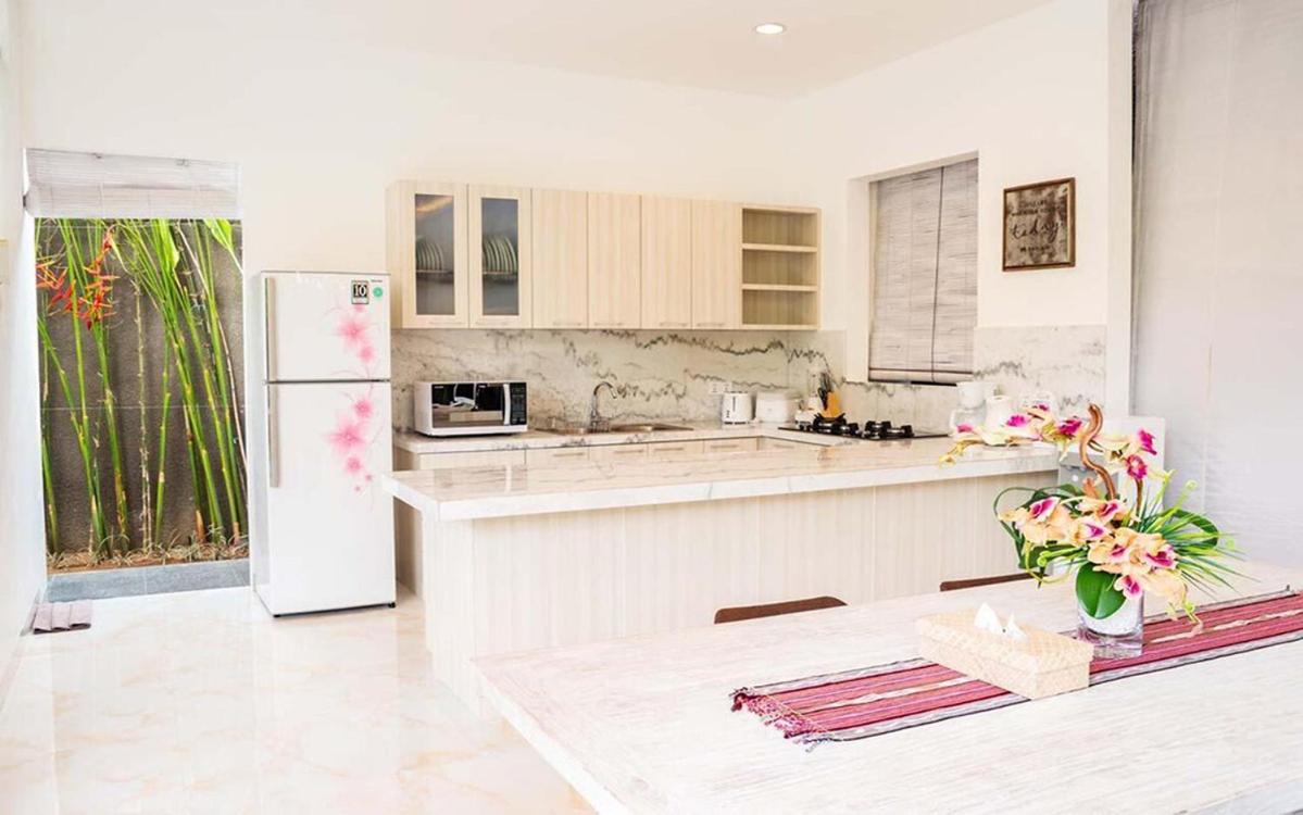 Fantastic 3 Bed Villa, Walk to Beach, Sunny Pool view 3