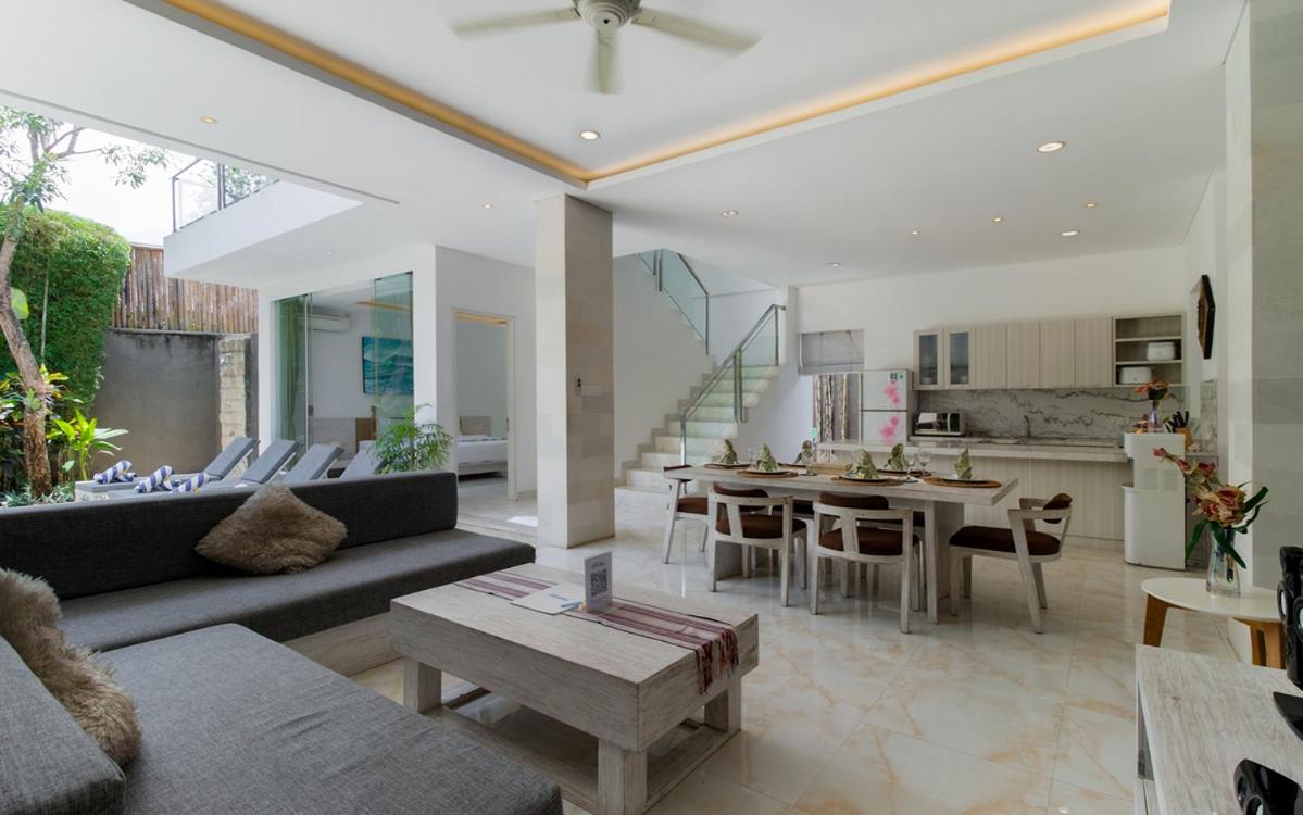 Fantastic 3 Bed Villa, Walk to Beach, Sunny Pool view 5