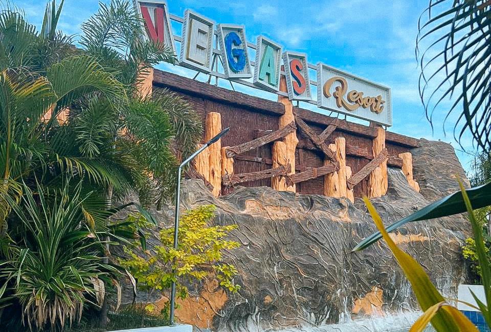 Vegas Resort and Hotel view 3