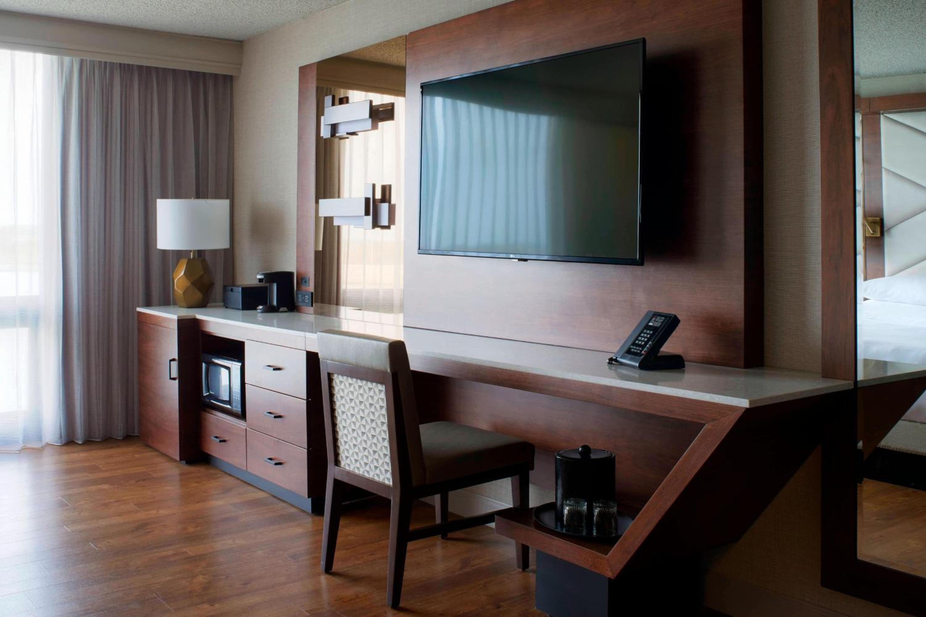 Kansas City Vacations - Kansas City Airport Marriott - Property Image 65