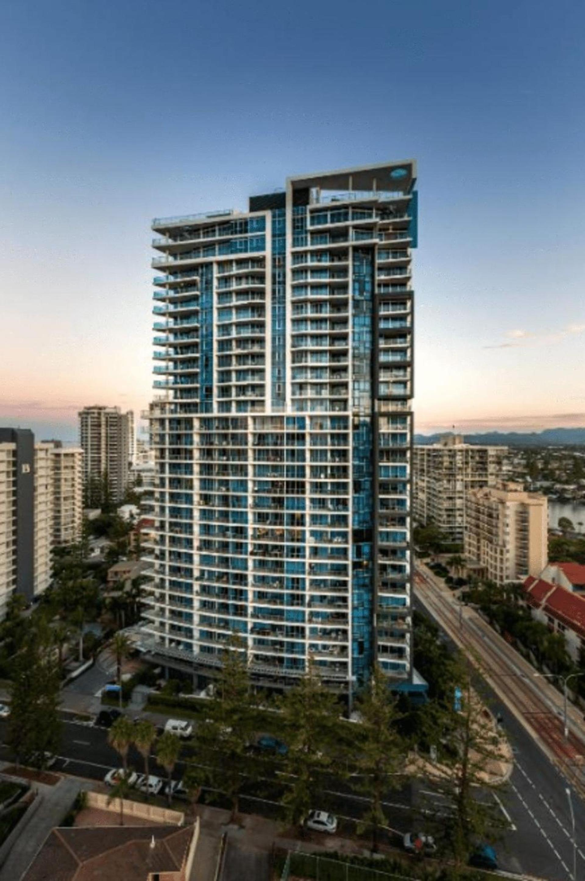 3 Bedroom Apartment Close To The Beach