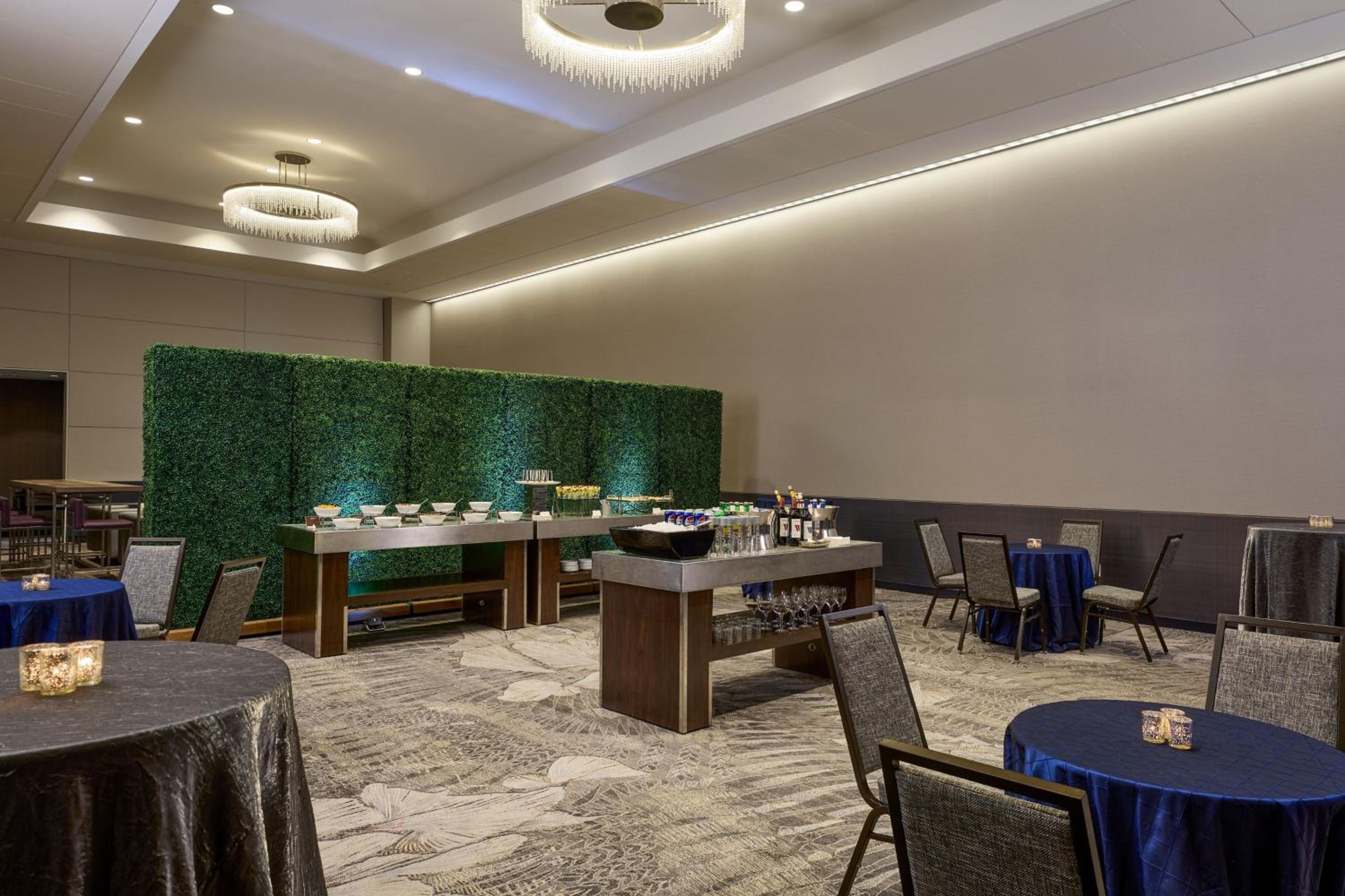Schaumburg Vacations - Renaissance Schaumburg Convention Center Hotel - Property Image 92