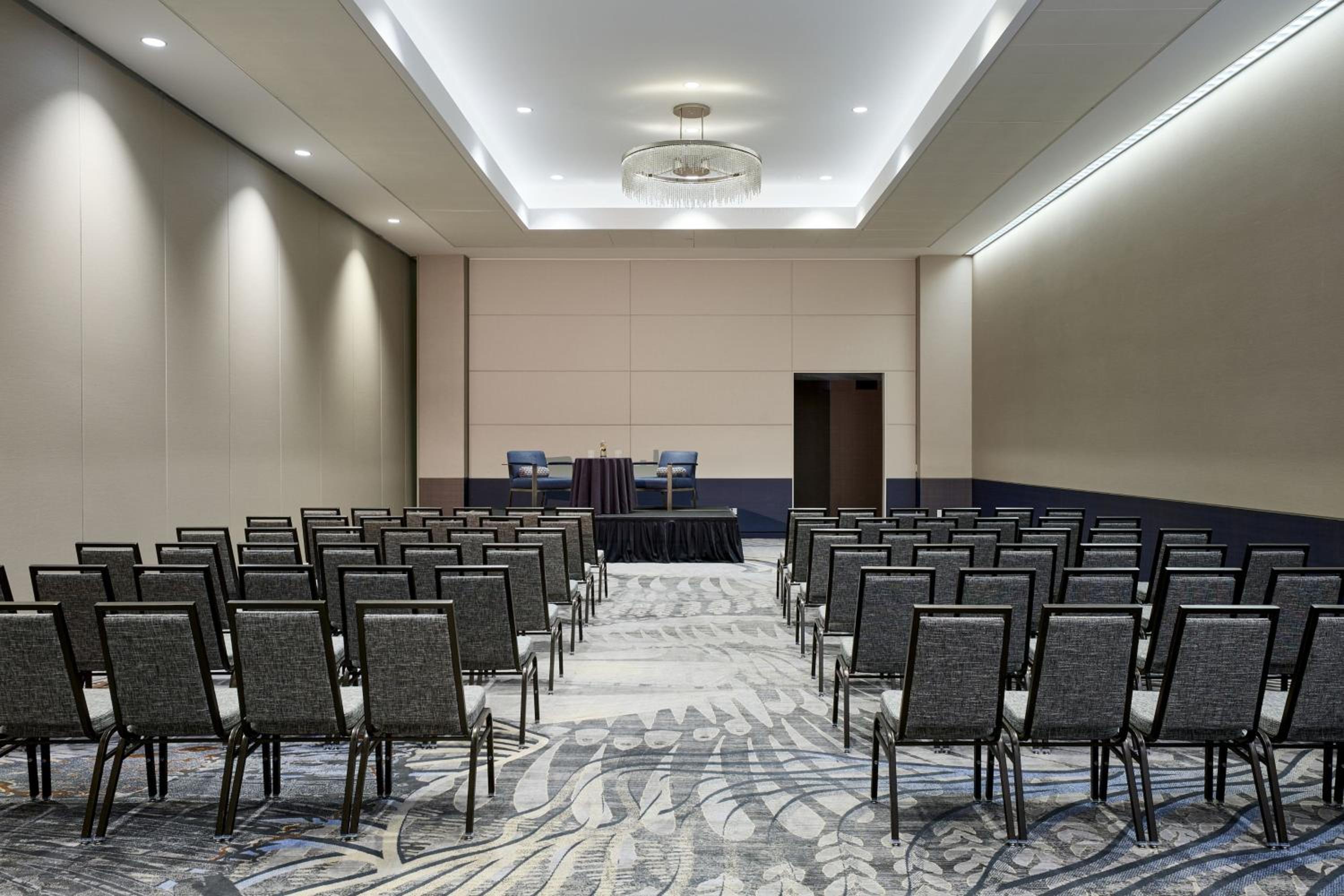 Schaumburg Vacations - Renaissance Schaumburg Convention Center Hotel - Property Image 27