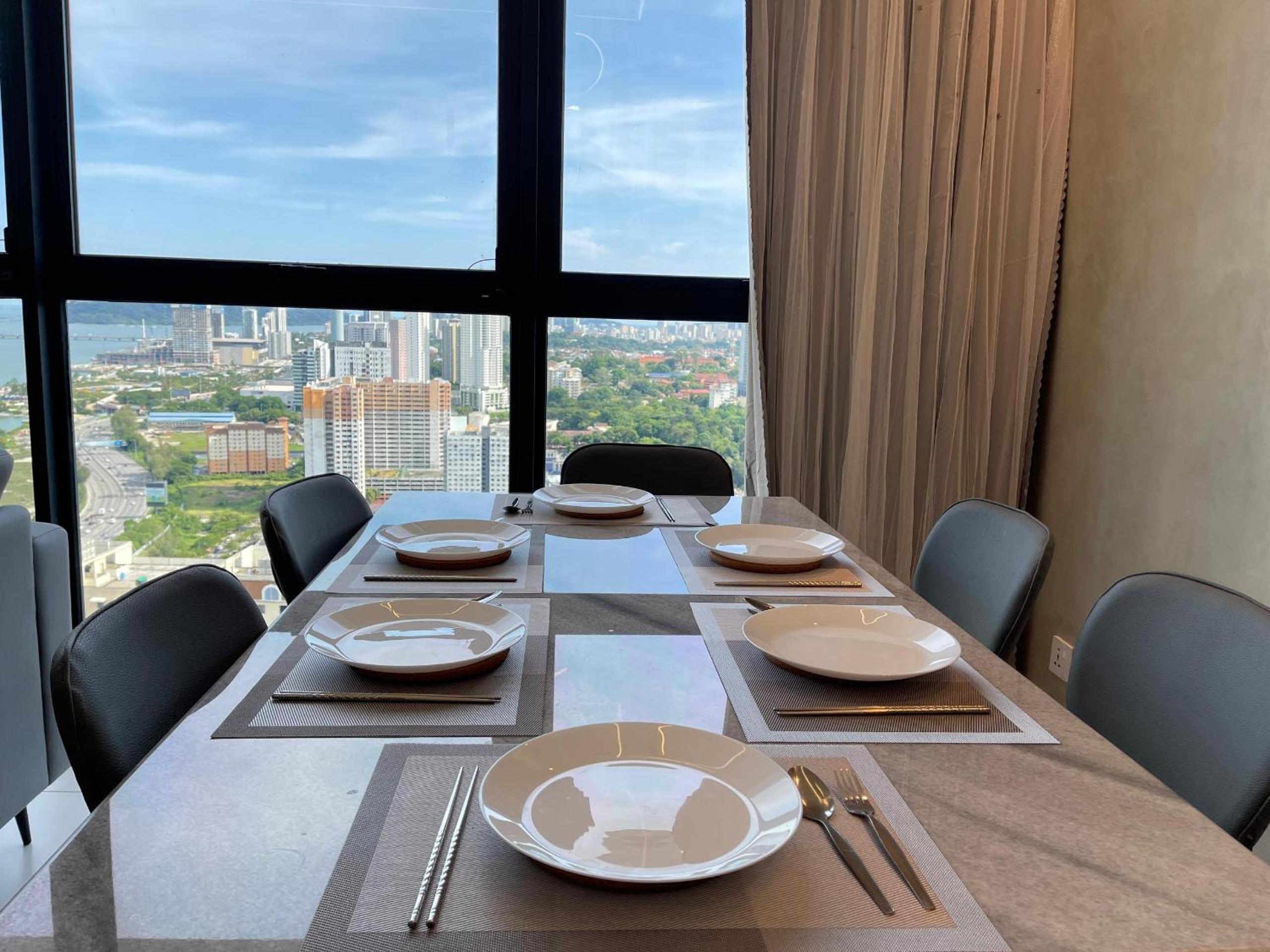 Urban Suites - Luxury 3 Bedrooms With Sea View photo 3