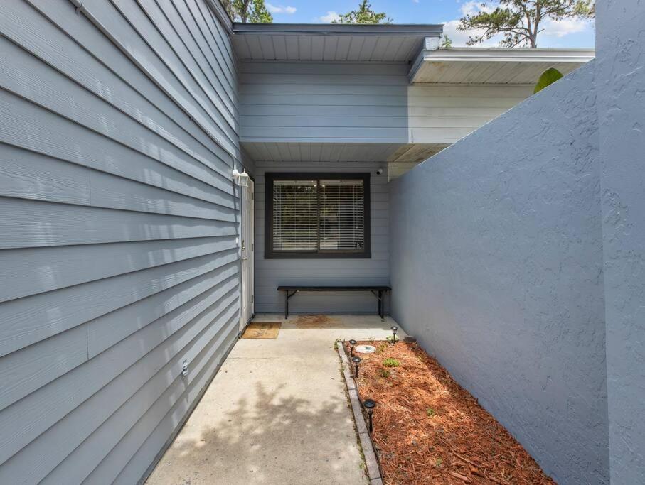 Spacious Condo Pet Friendly Ping Pong Table view 4