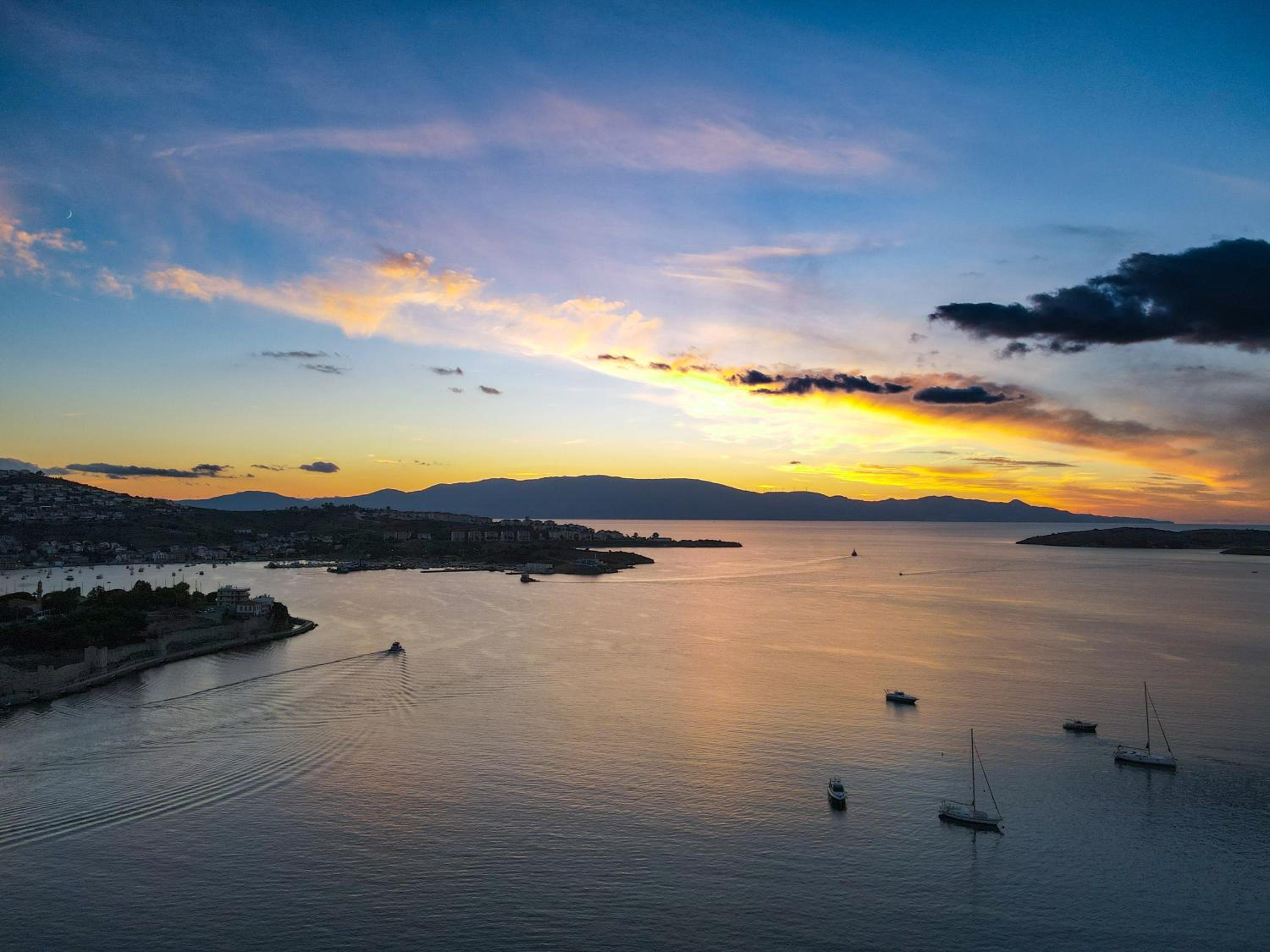 MINIQ HOMES 101 - Near Sea Foça Center 2BR Historic Stone House view 5