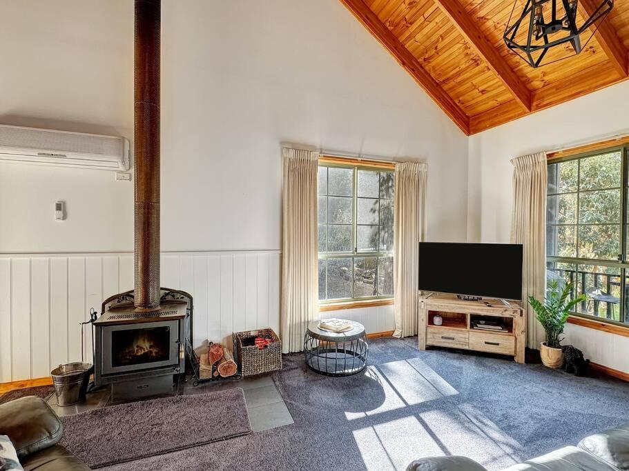 Country Lane Cottage