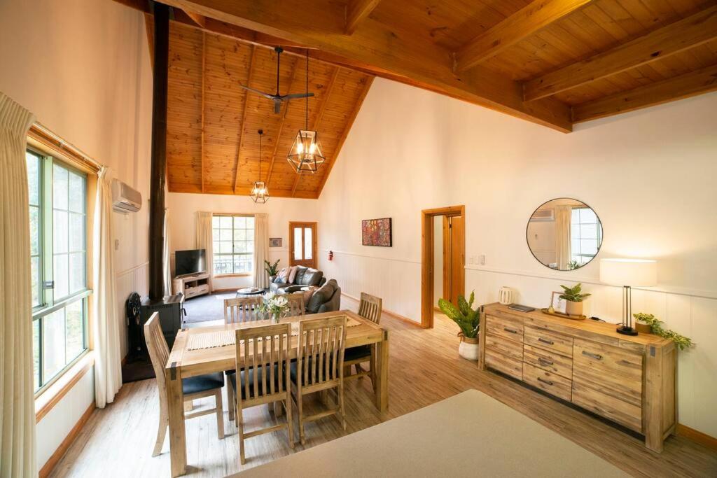 Country Lane Cottage