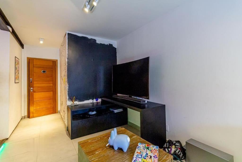 Loft aconchegante com amplo terraço na Augusta ao lado da Paulista