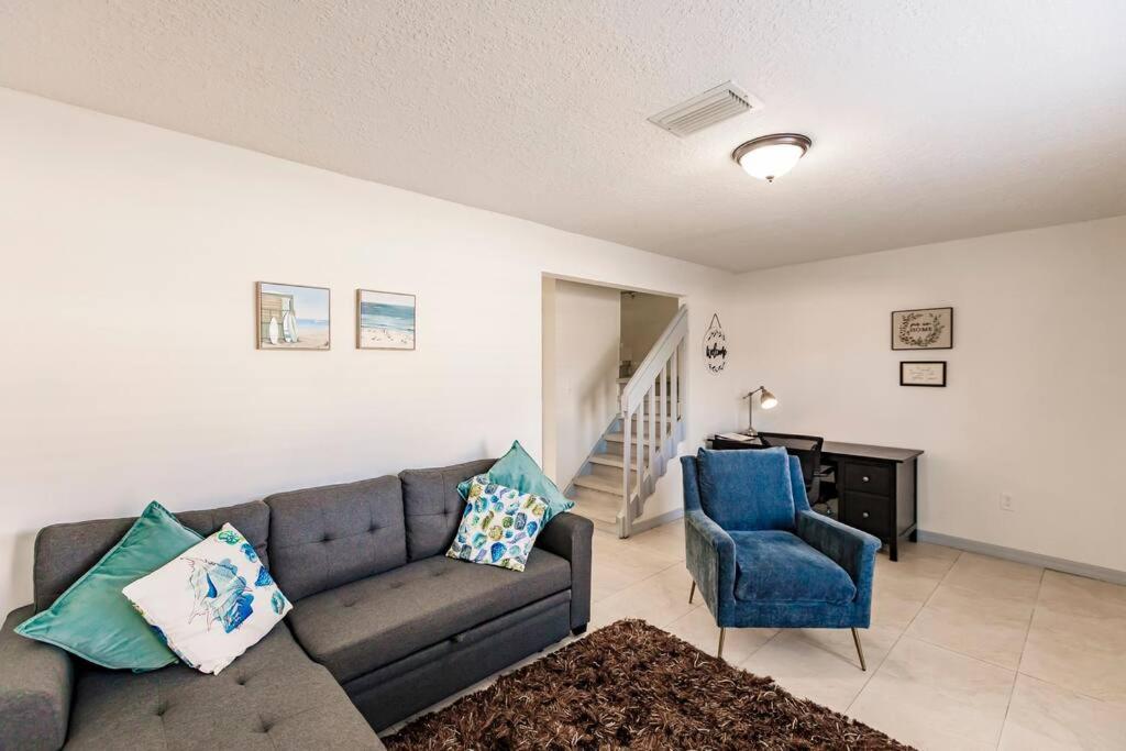Miami Oasis 7 mins to Dolphin Mall MIA PS4 Games