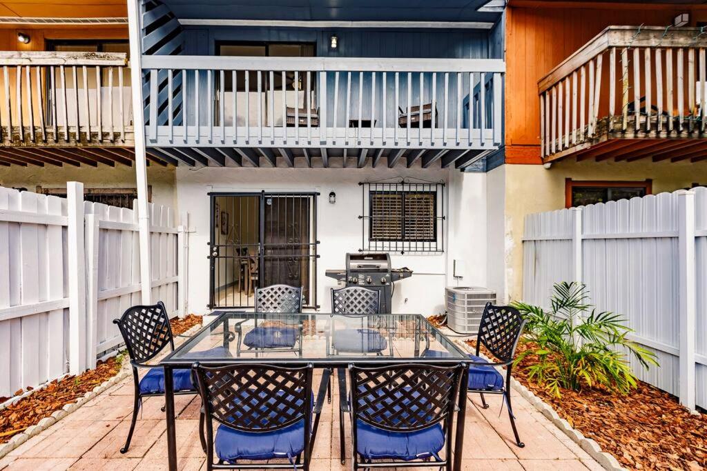 Miami Oasis 7 mins to Dolphin Mall MIA PS4 Games