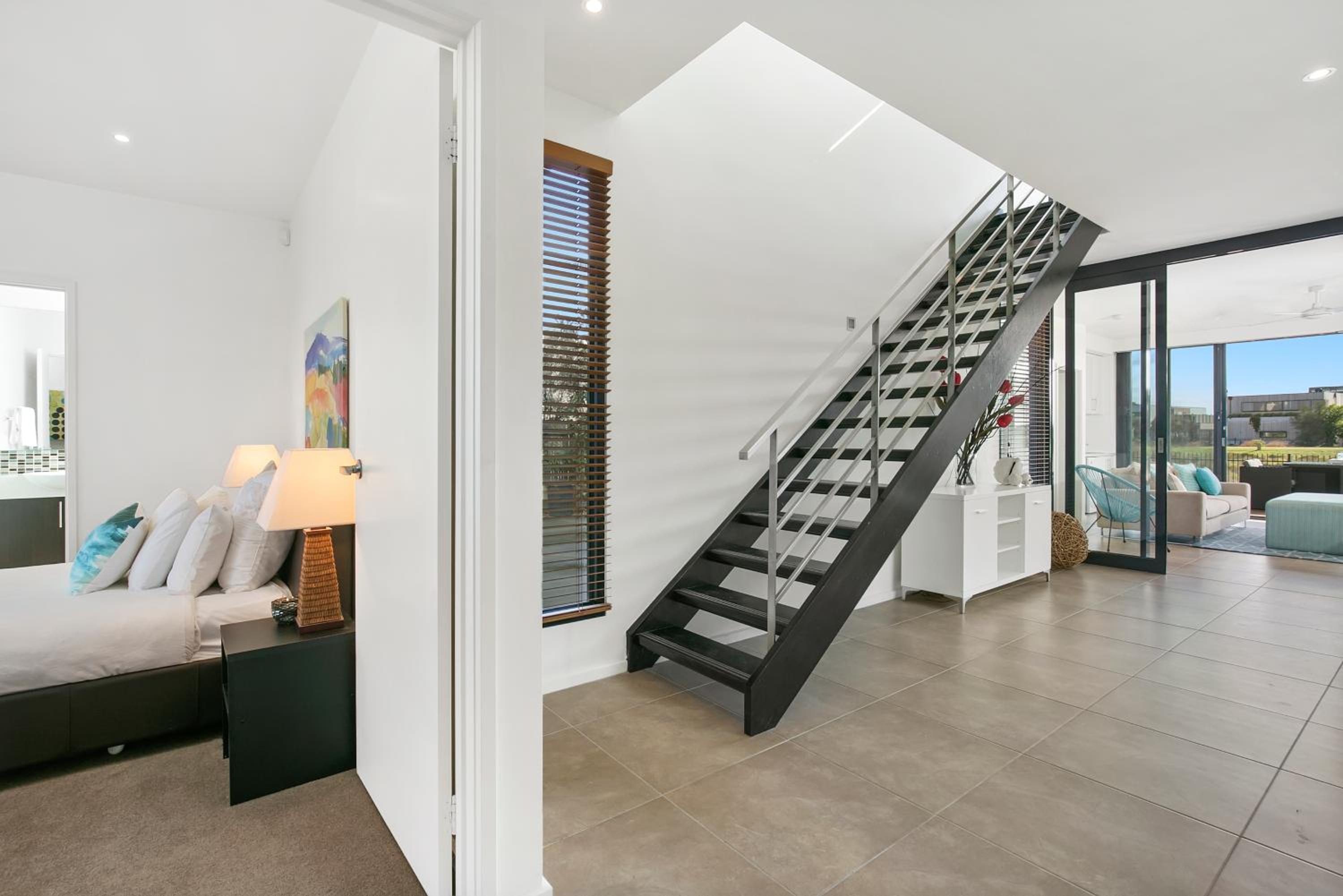Gorgeous 4 Bedroom House with Swimming Pool - Pet Friendly