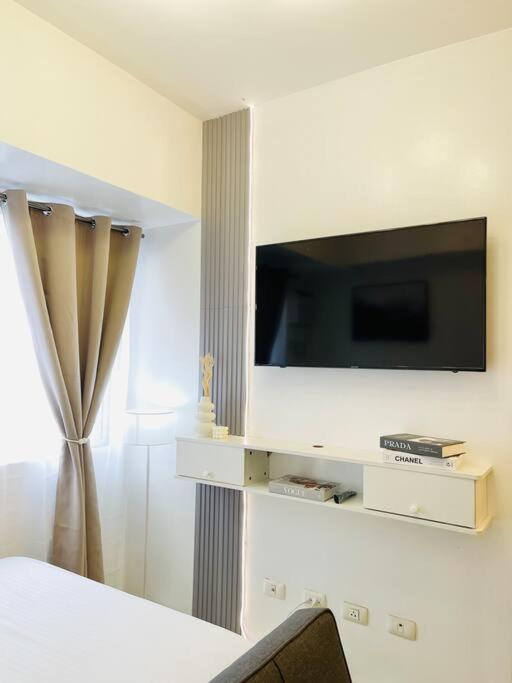 R2 Minimalist Snug Haven view 5