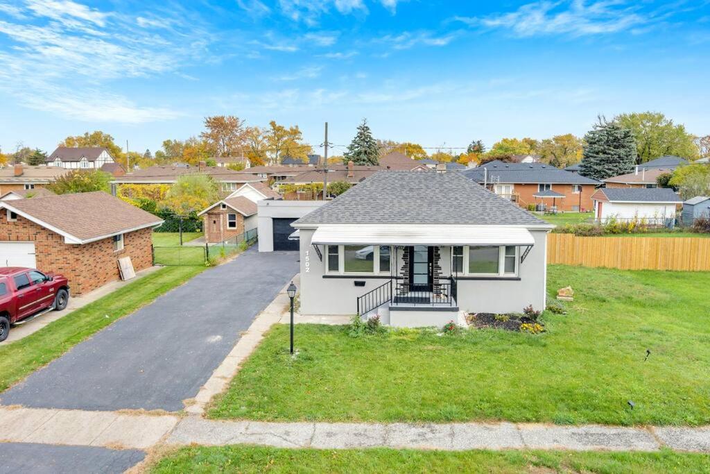 Basement Apartment in south Windsor
