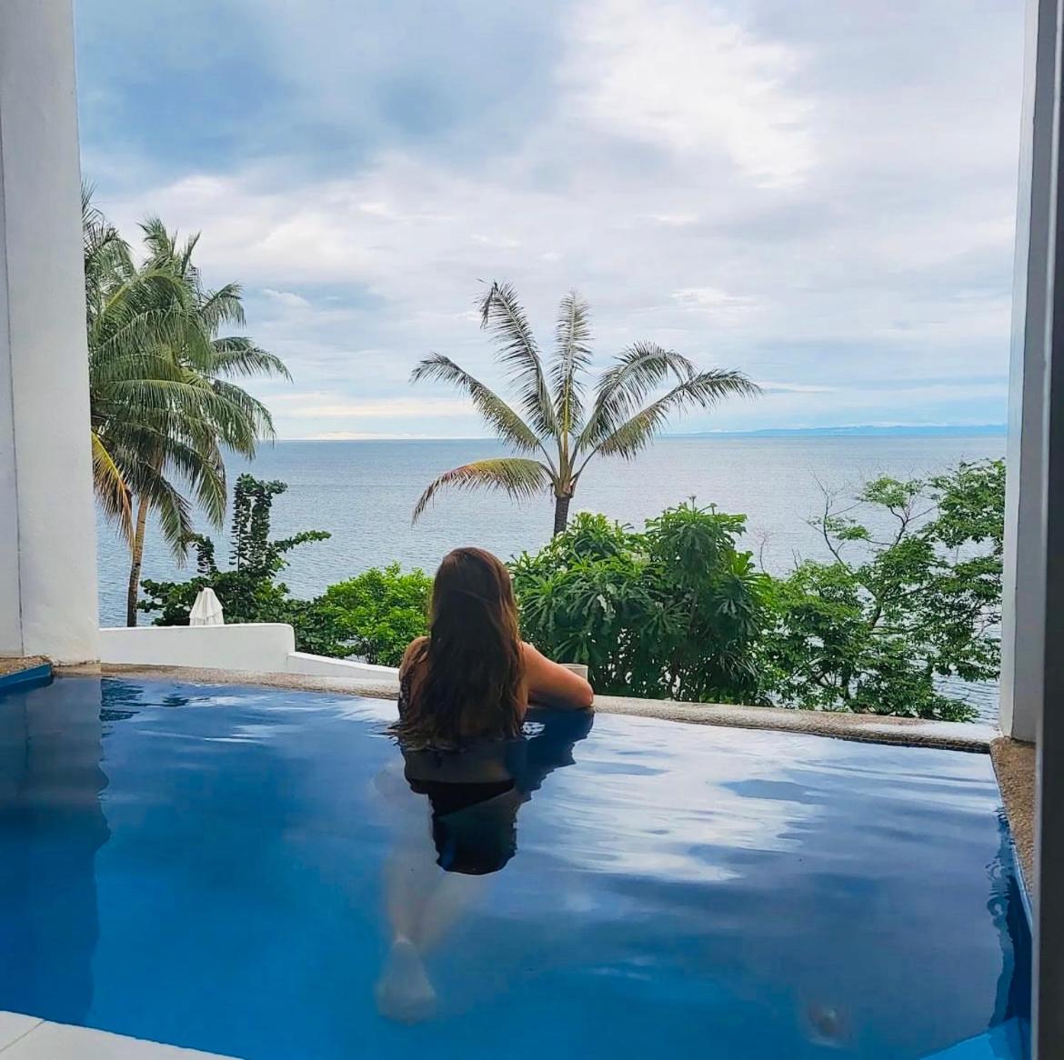 Bintana Sa Paraiso