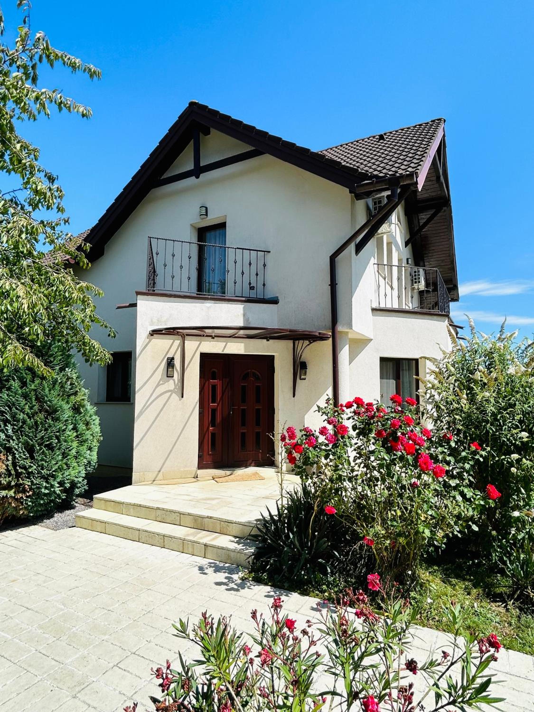 Hermesvilla view 2