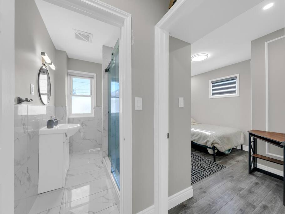 stylish house in south windsor-2 bedrooms