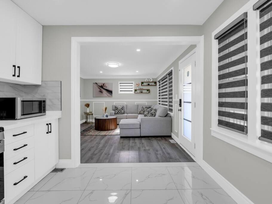 stylish house in south windsor-2 bedrooms