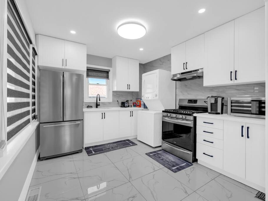 stylish house in south windsor-2 bedrooms