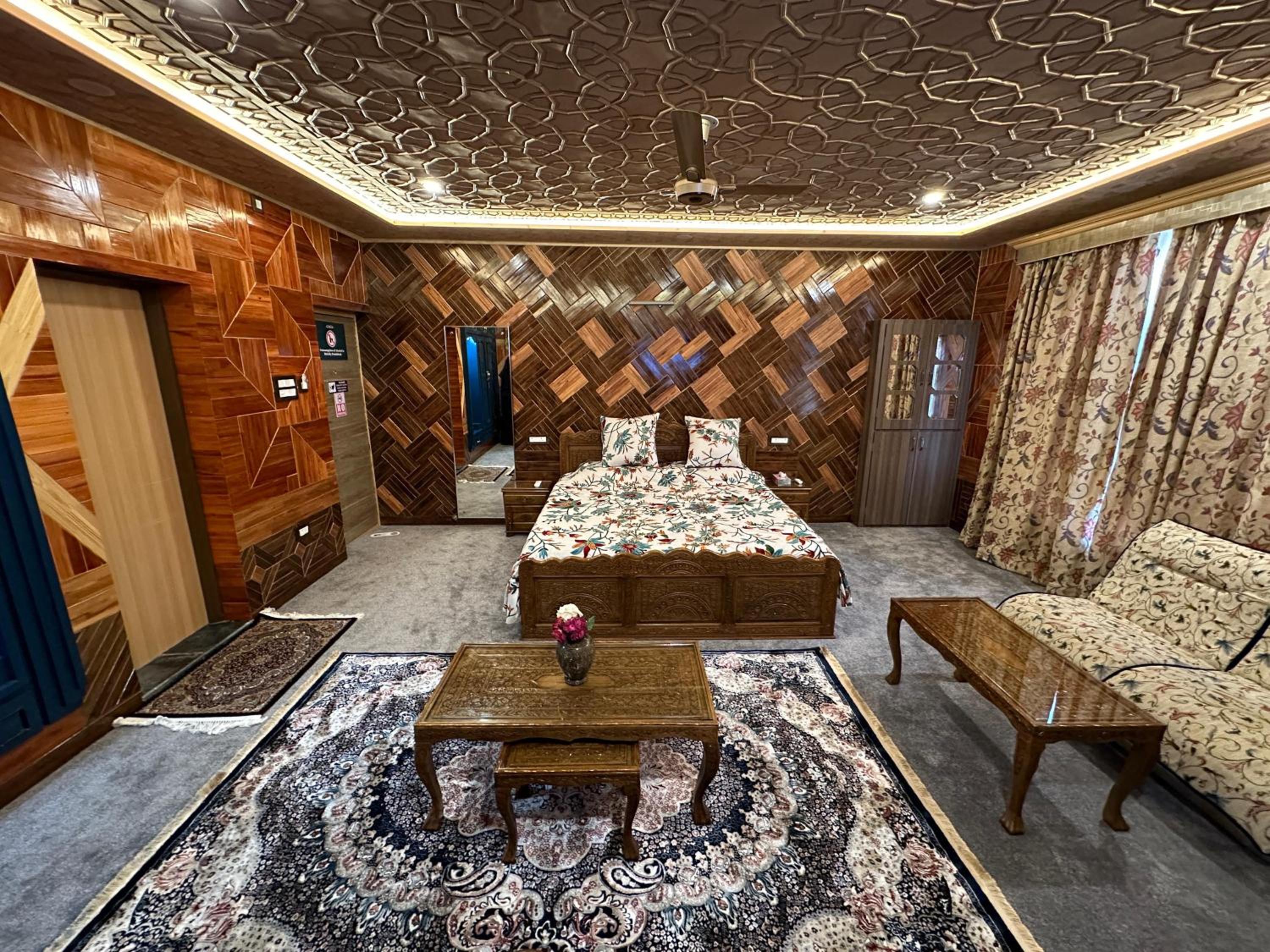 Kashmir Aikyam House