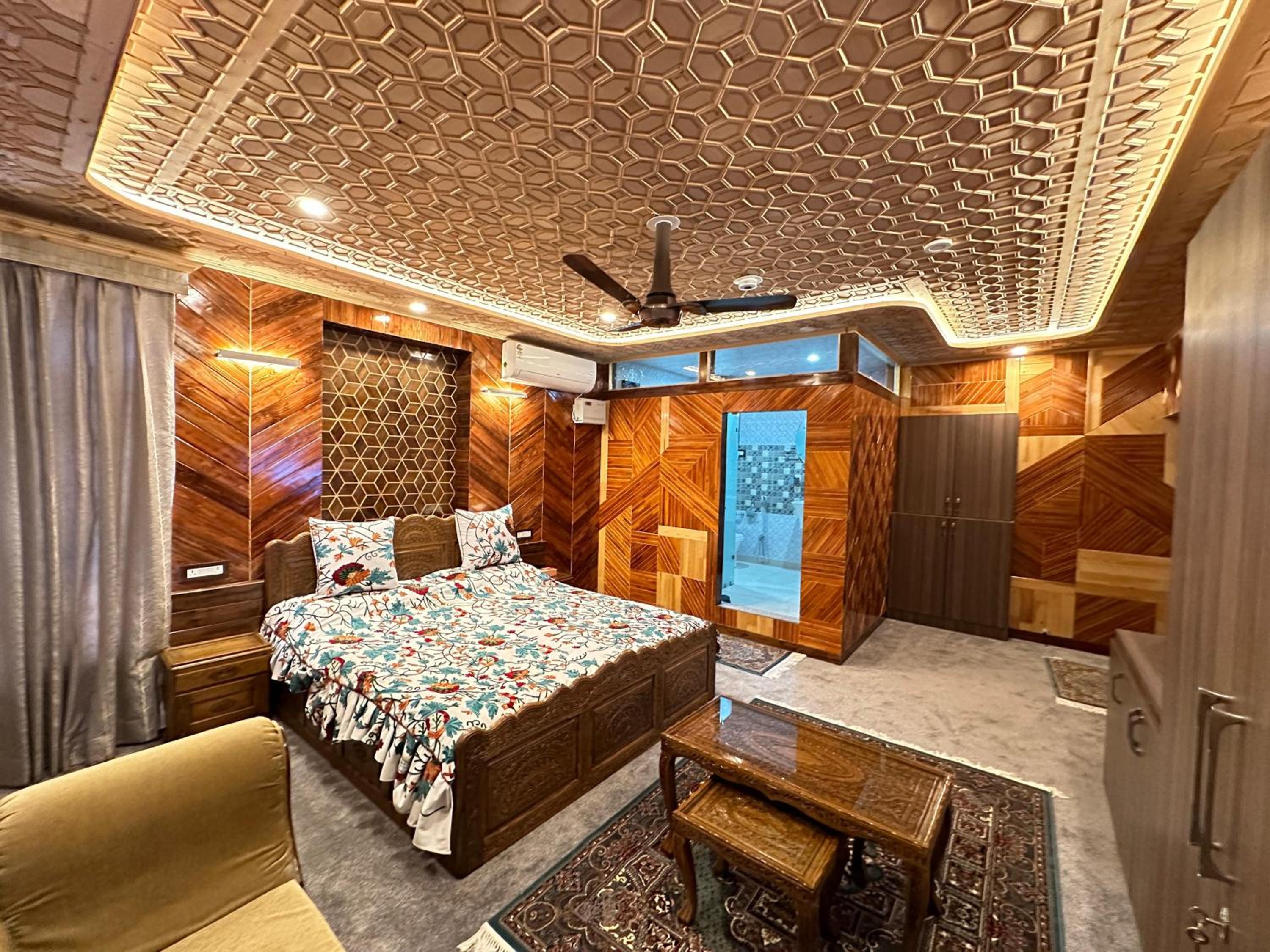 Kashmir Aikyam House