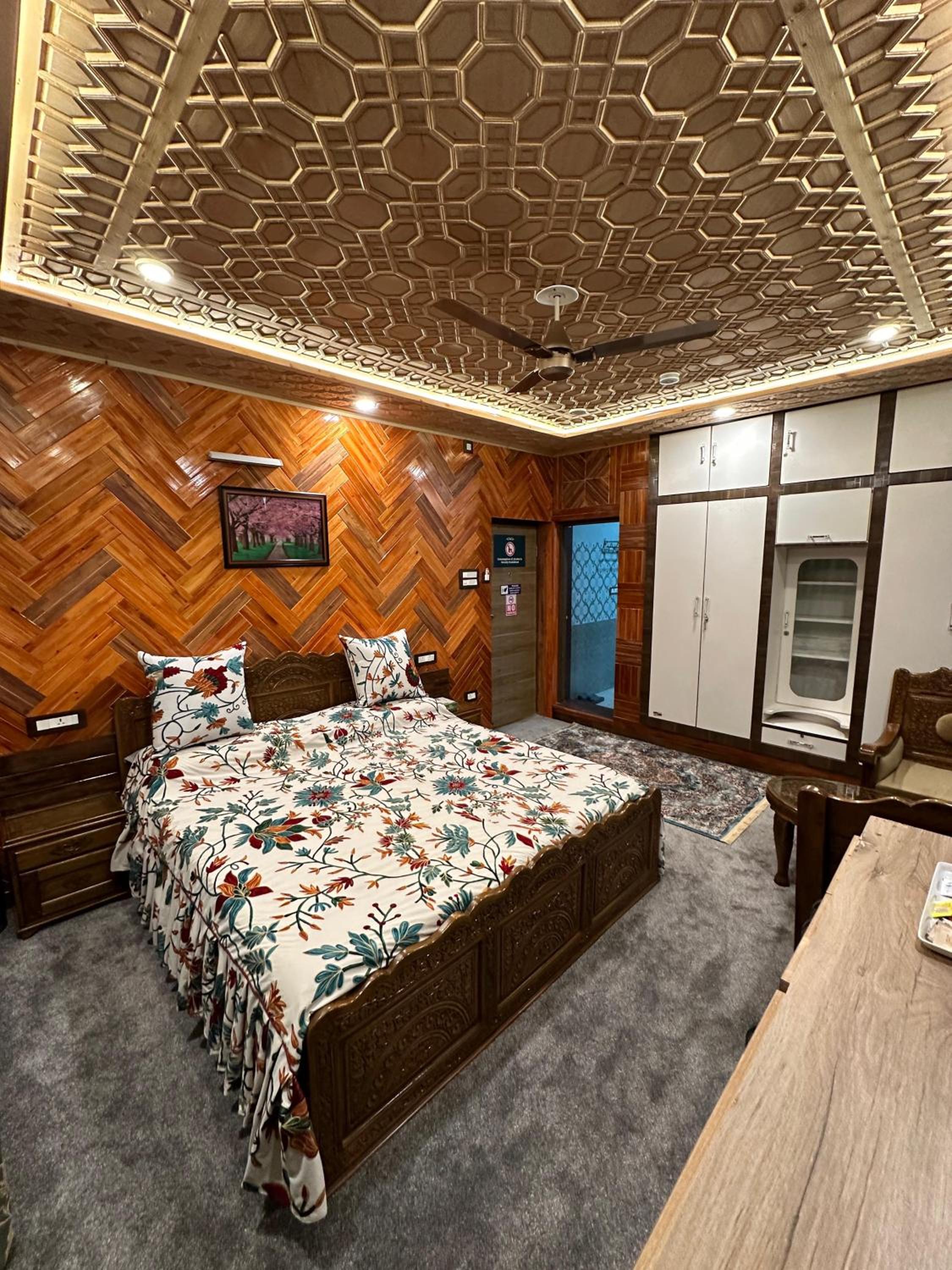 Kashmir Aikyam House