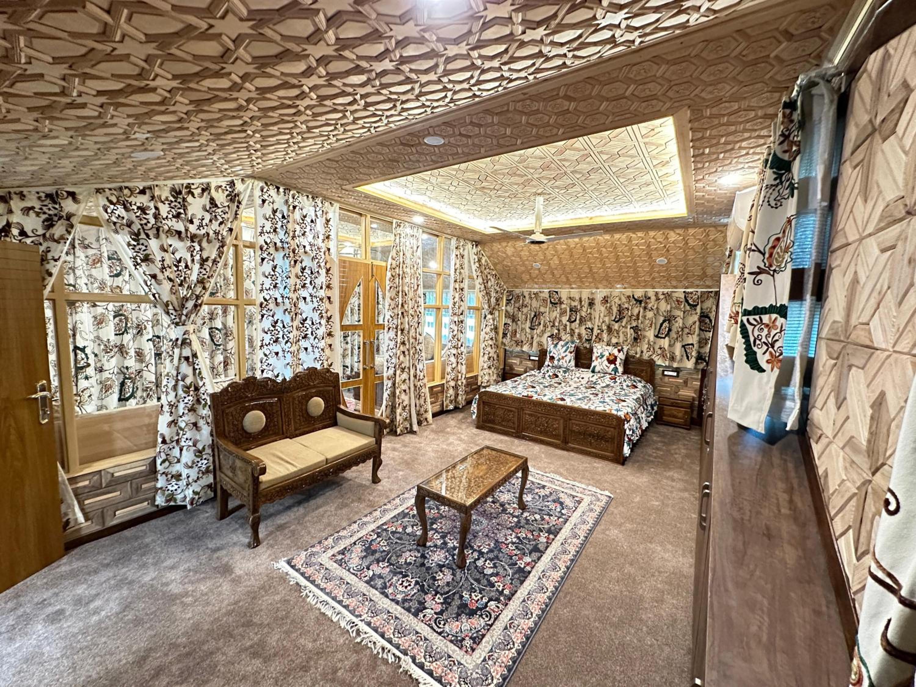 Kashmir Aikyam House