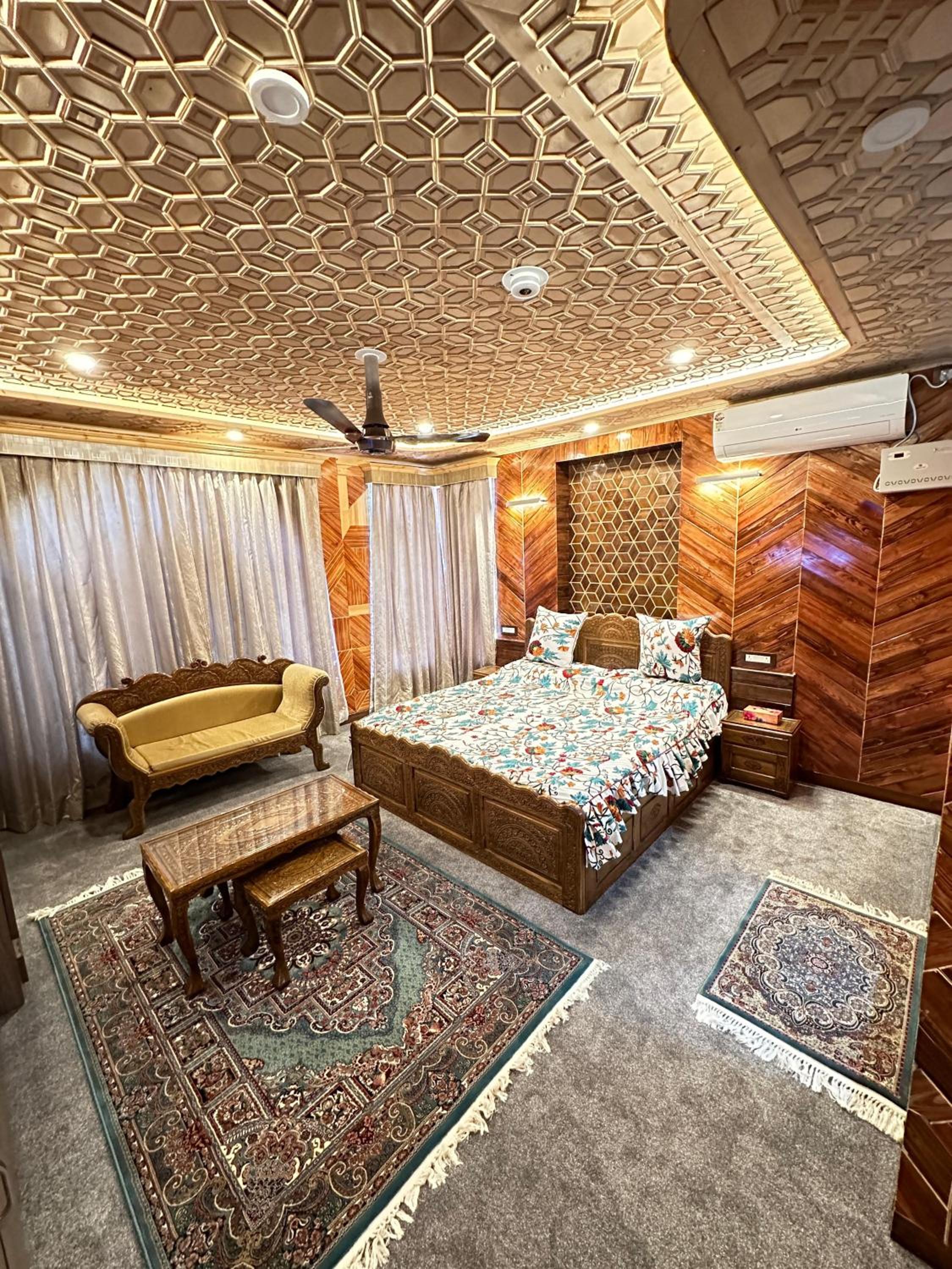 Kashmir Aikyam House