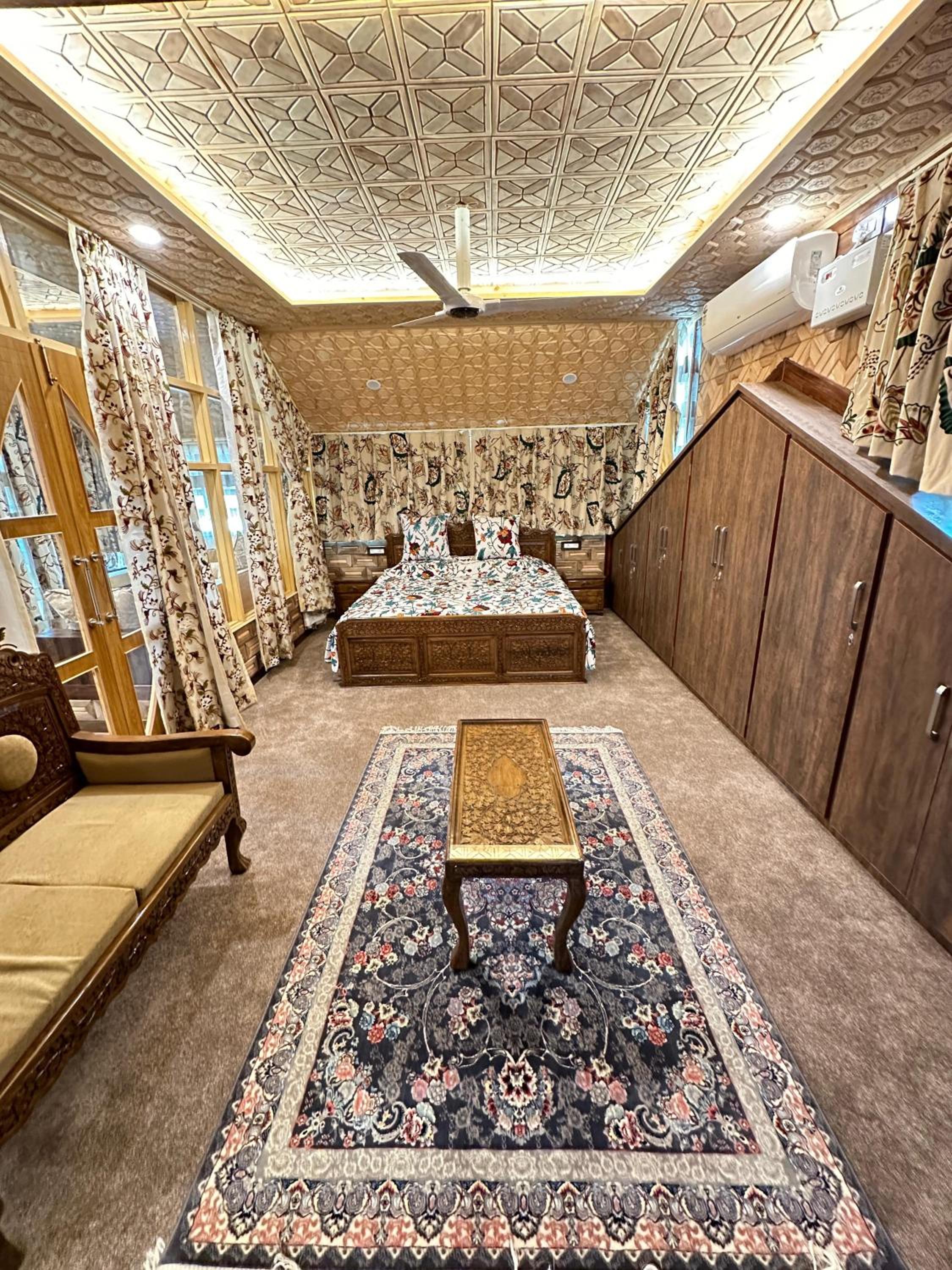 Kashmir Aikyam House