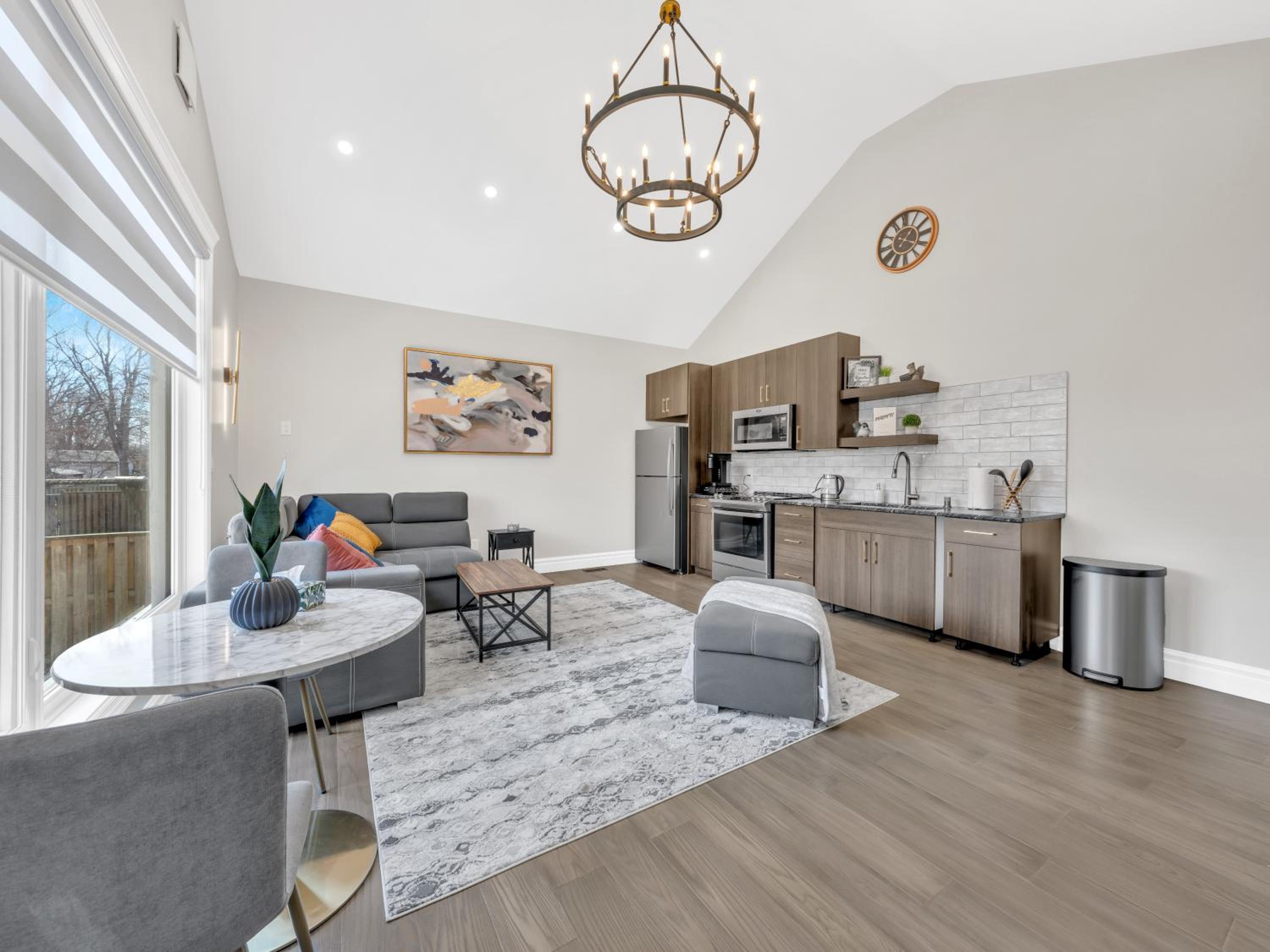 Private Luxury 1BR Apartment in Prime Location