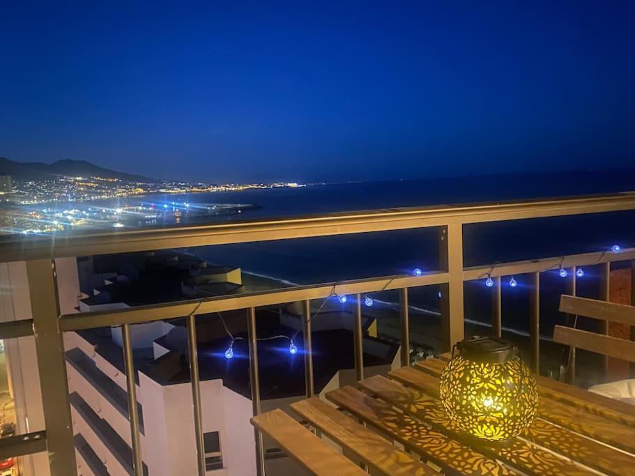 Moderno en primera línea de playa