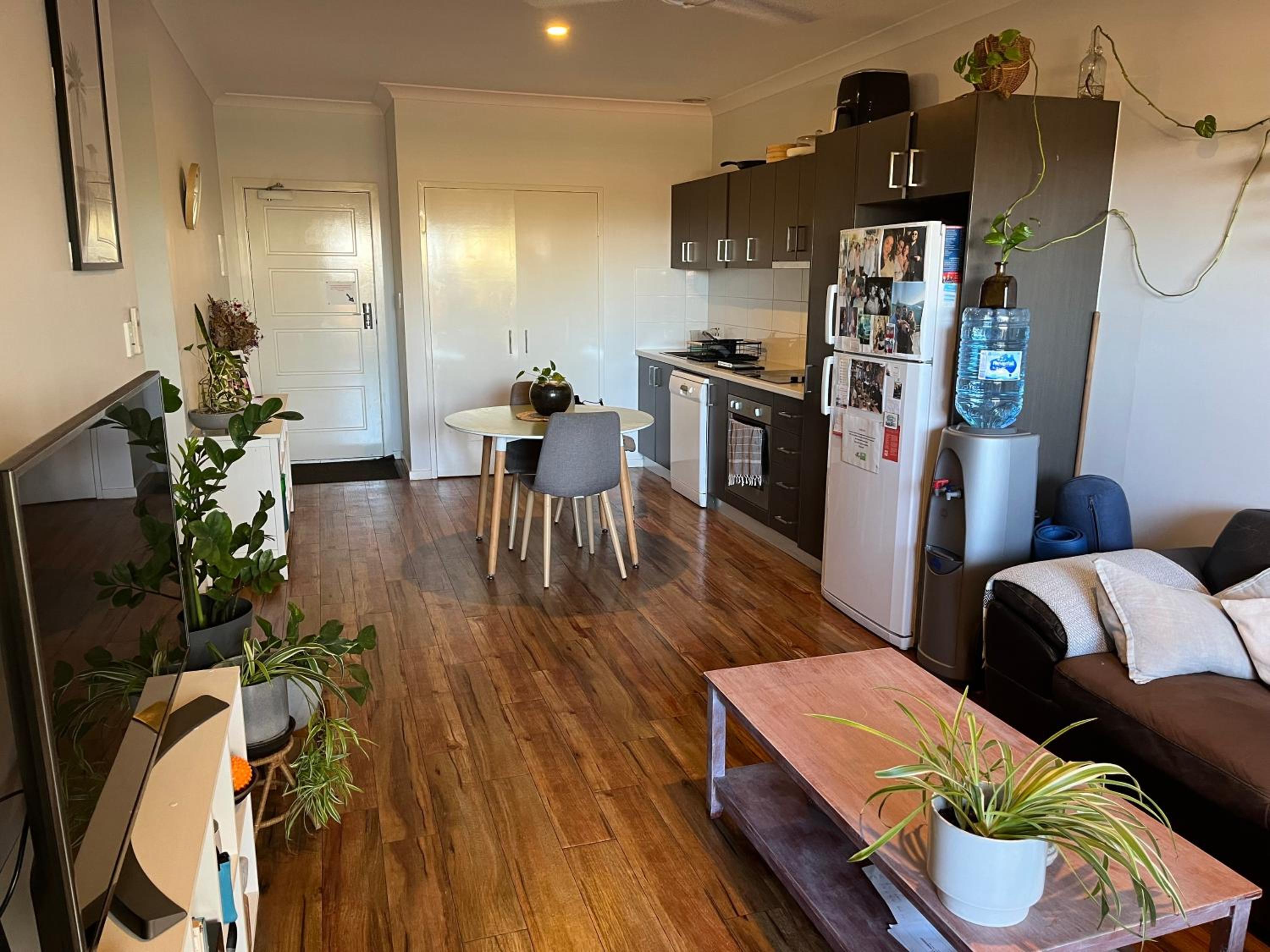 Tidy Apartment close to Port
