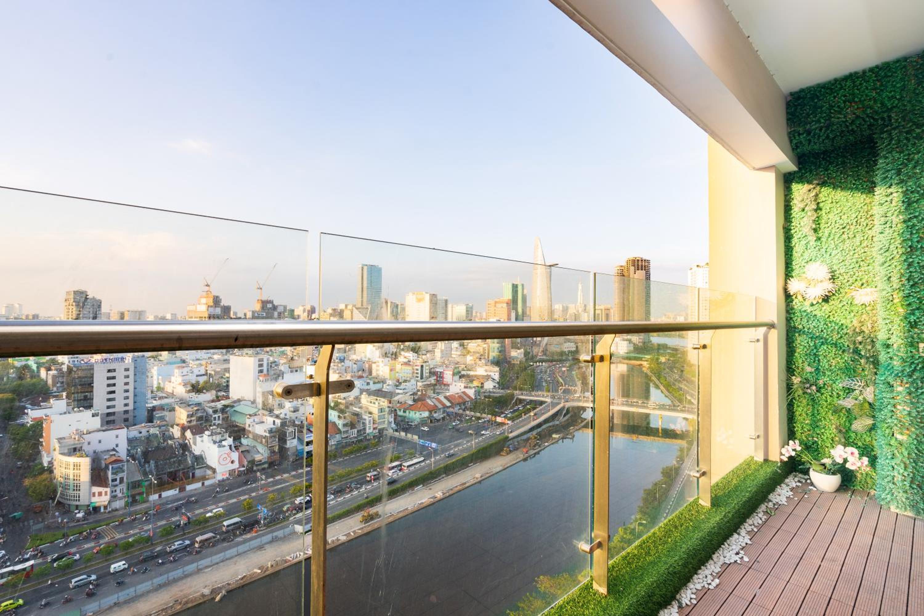 KALA RiverGate Apartments Near Ben Thanh