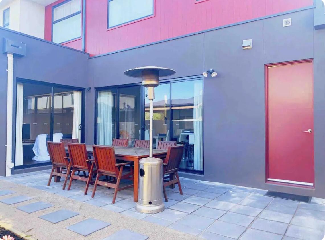 ‘The bayside’ Beautifully brand new house