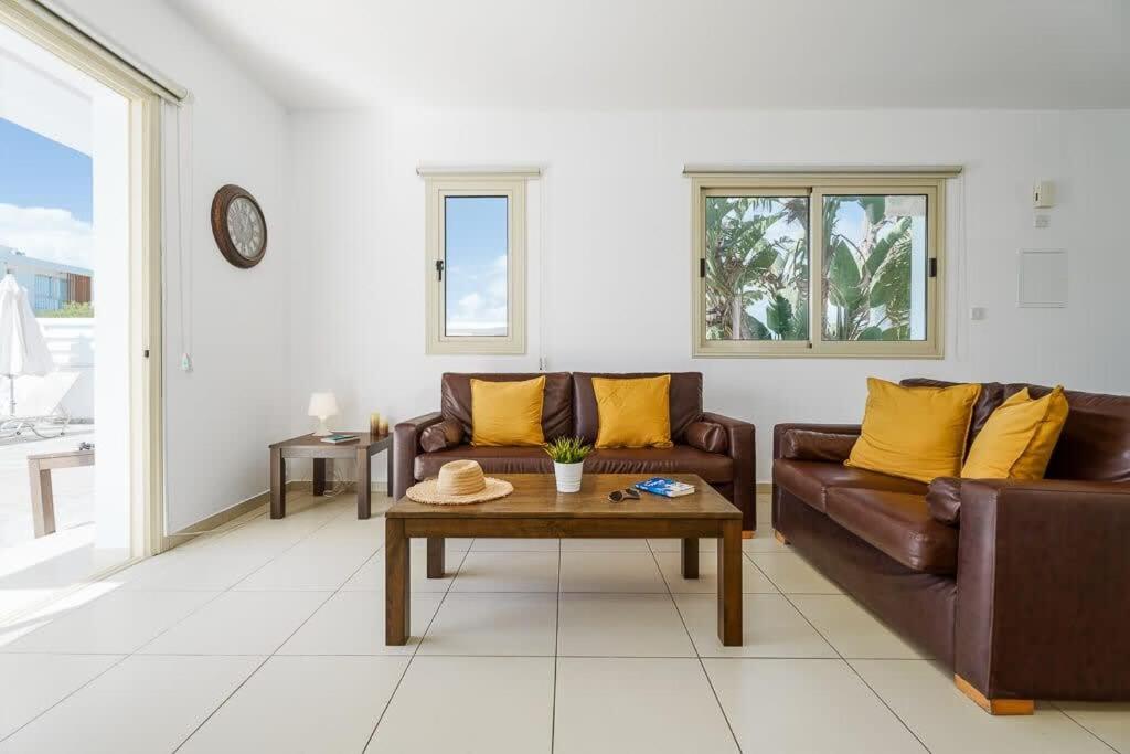 Villa Cherry Palm