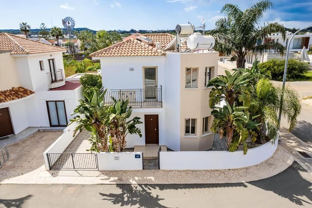 Villa Cherry Palm