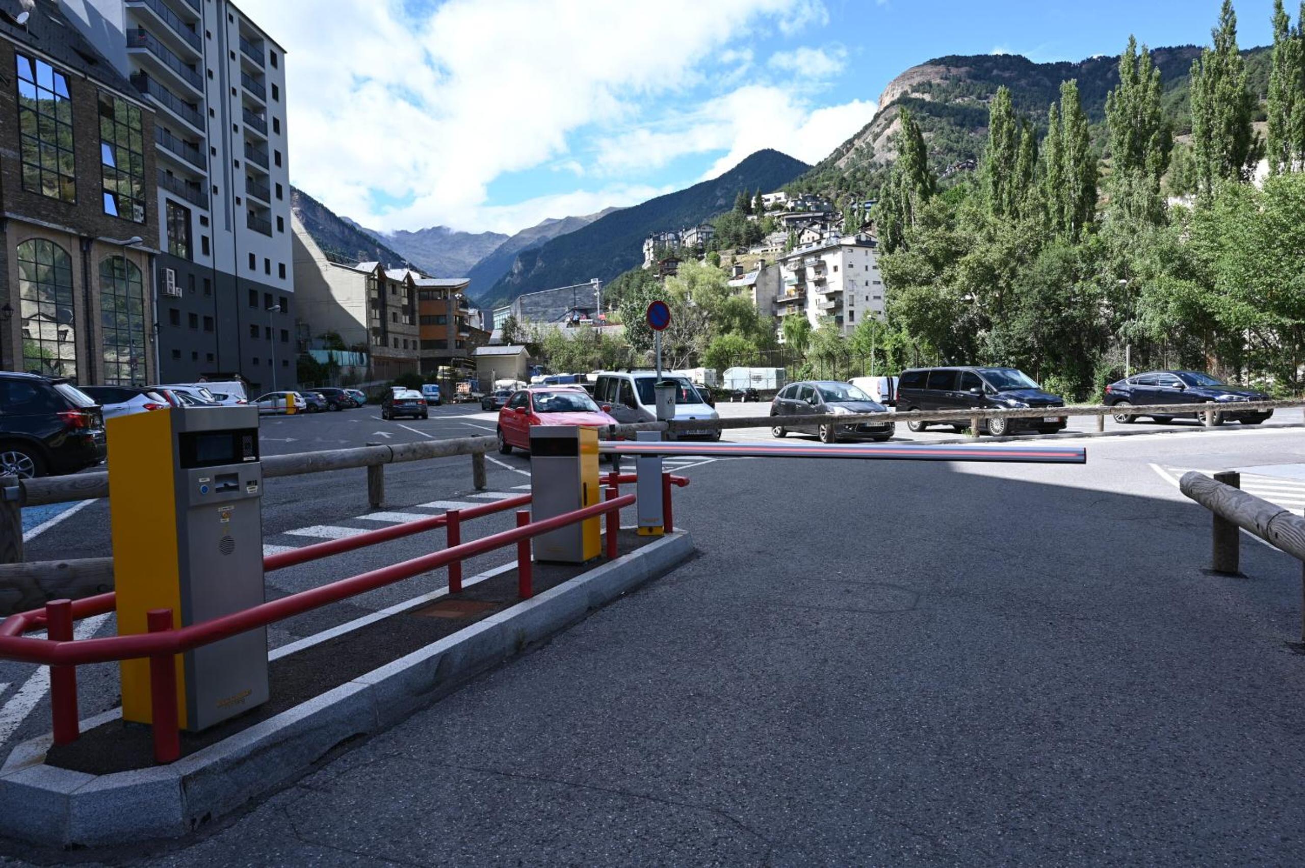Font Andorra Hostel by Nexta