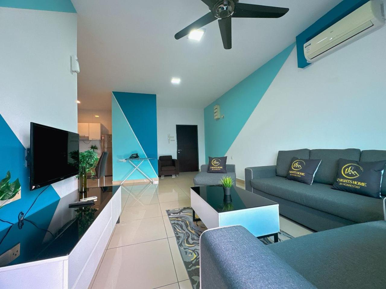 City Blue Pandan 10Pax CIQ Mid Valley South key B05
