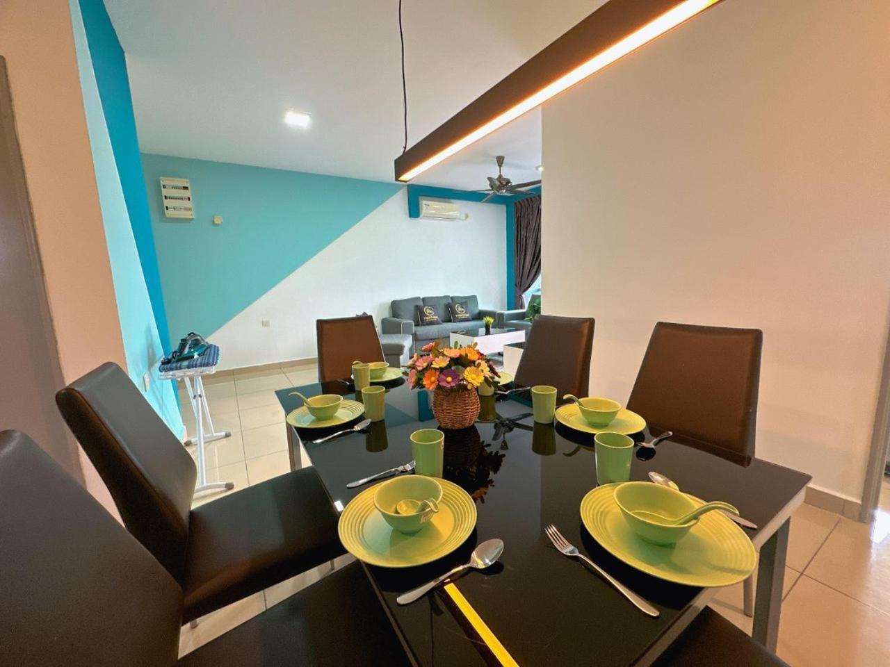 City Blue Pandan 10Pax CIQ Mid Valley South key B05