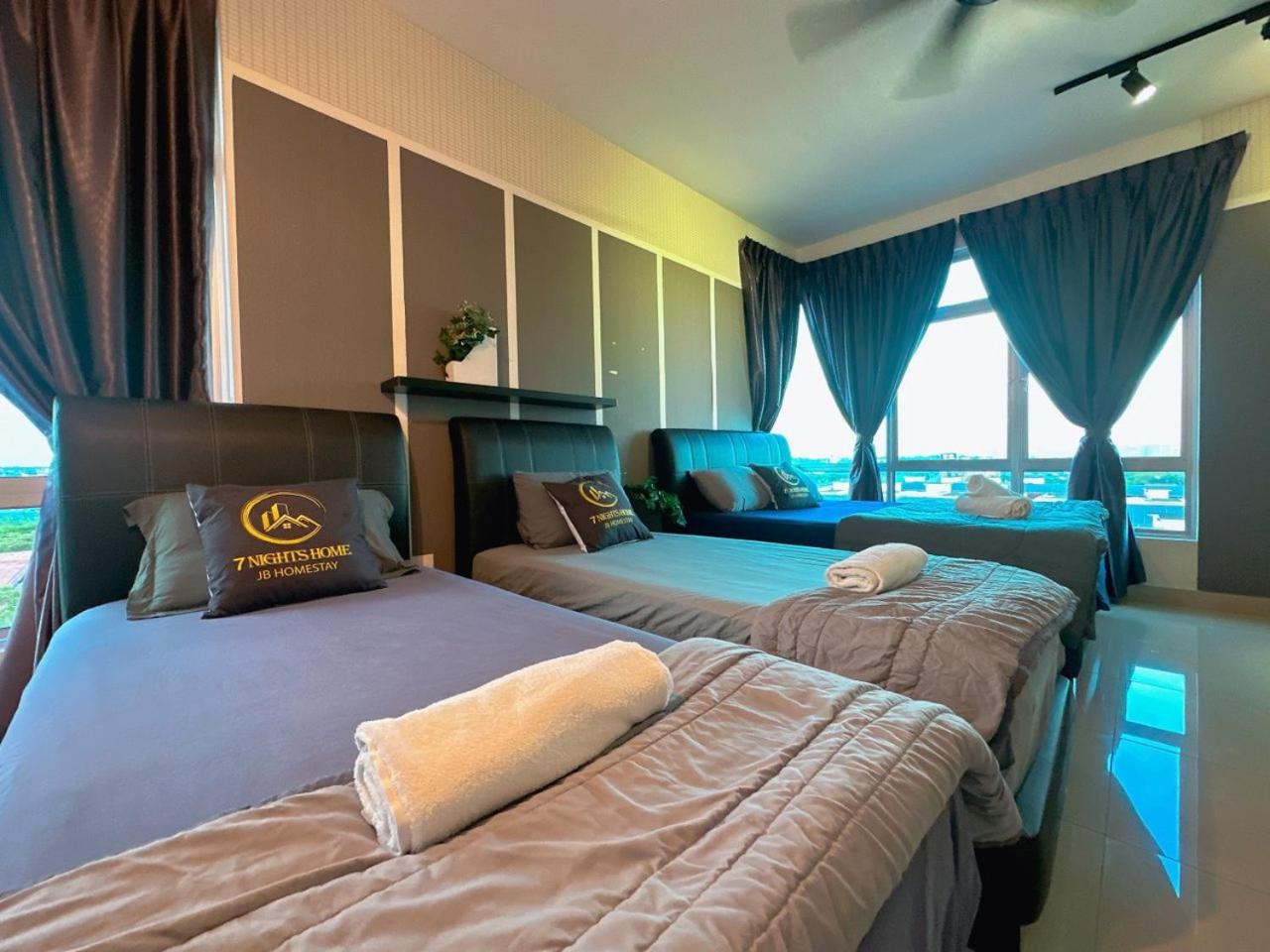 Pandan Residence Duplex Penthouse Near to CIQ Johor Bahru Town 3R 13Pax B01