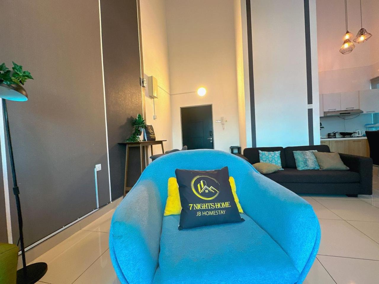 Pandan Residence Duplex Penthouse Near to CIQ Johor Bahru Town 3R 13Pax B01