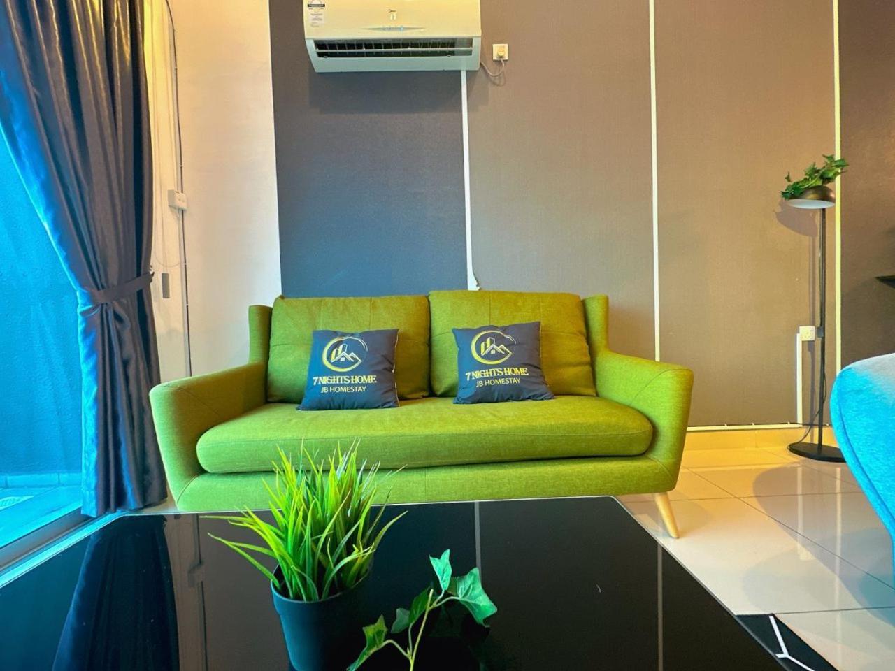 Pandan Residence Duplex Penthouse Near to CIQ Johor Bahru Town 3R 13Pax B01