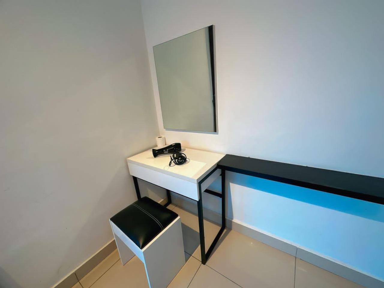 Pandan Residence Duplex Penthouse Near to CIQ Johor Bahru Town 3R 13Pax B01