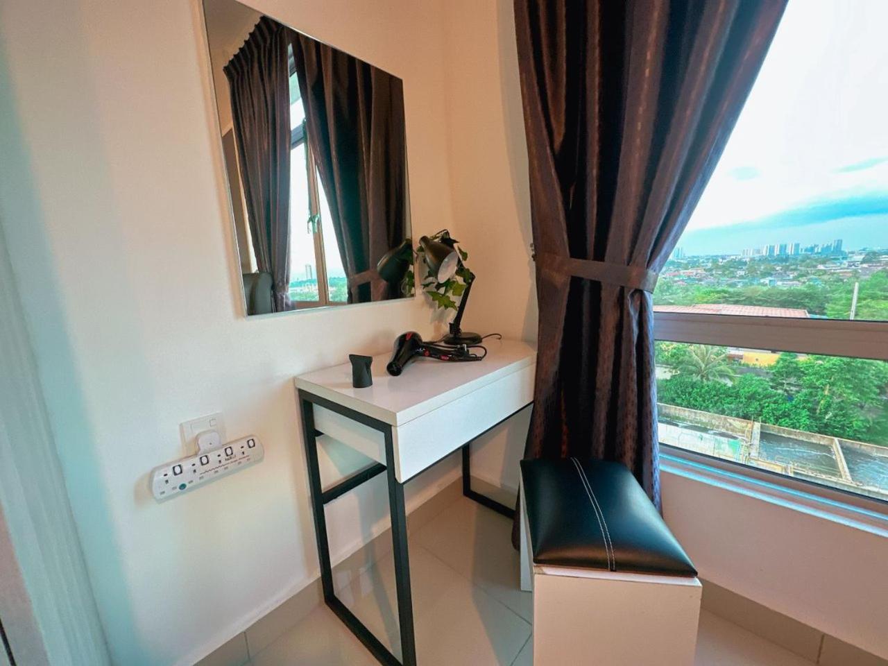 Pandan Residence Duplex Penthouse Near to CIQ Johor Bahru Town 3R 13Pax B01