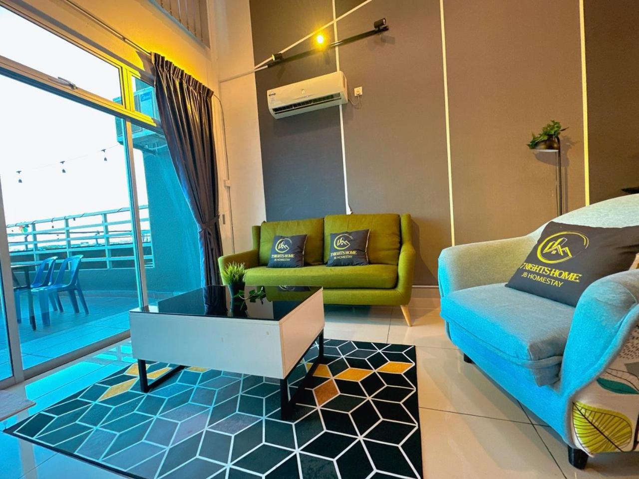 Pandan Residence Duplex Penthouse Near to CIQ Johor Bahru Town 3R 13Pax B01