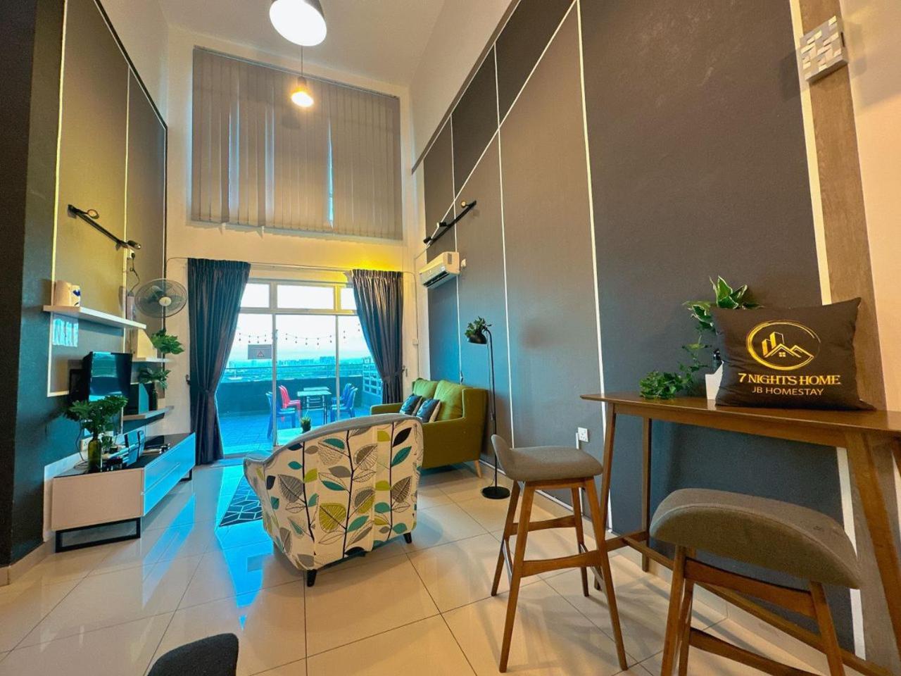 Pandan Residence Duplex Penthouse Near to CIQ Johor Bahru Town 3R 13Pax B01