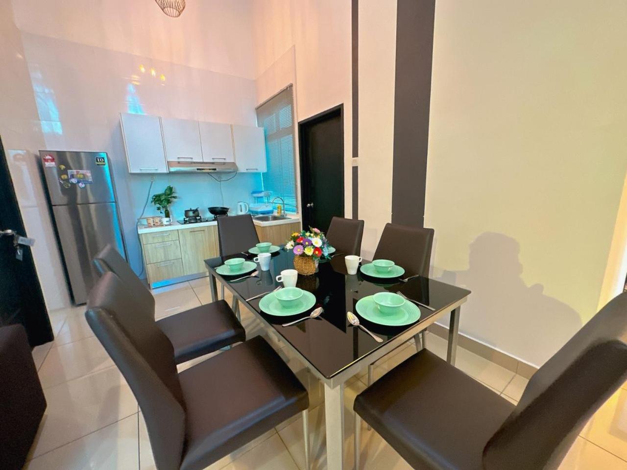 Pandan Residence Duplex Penthouse Near to CIQ Johor Bahru Town 3R 13Pax B01